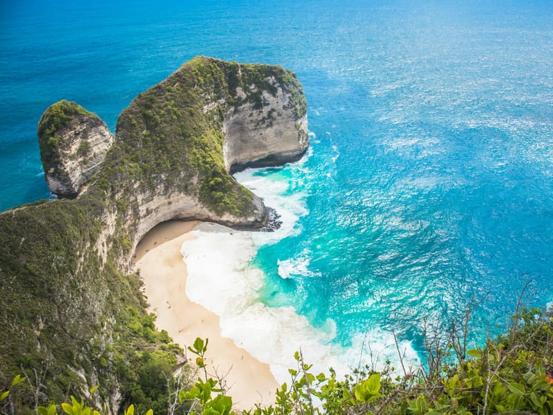 Kelingking Beach and its T-Rex shaped cliff, Nusa Penida